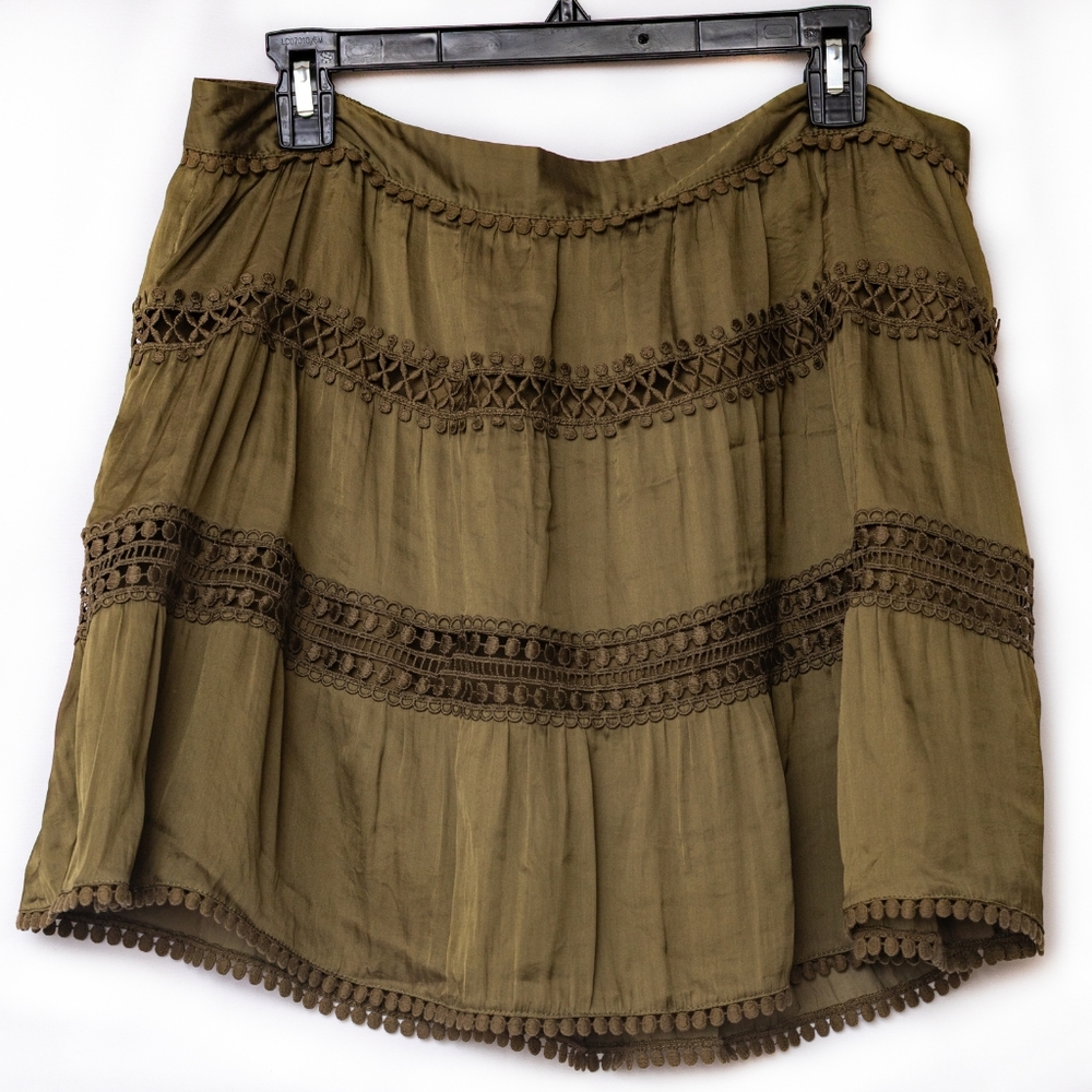 White House Black Market Skirt M